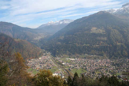 Veduta sull'Alta Val Rendena con Pinzolo e Carisolo