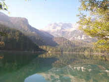 Lago di Tovel verso ovest.jpg (123023 byte)